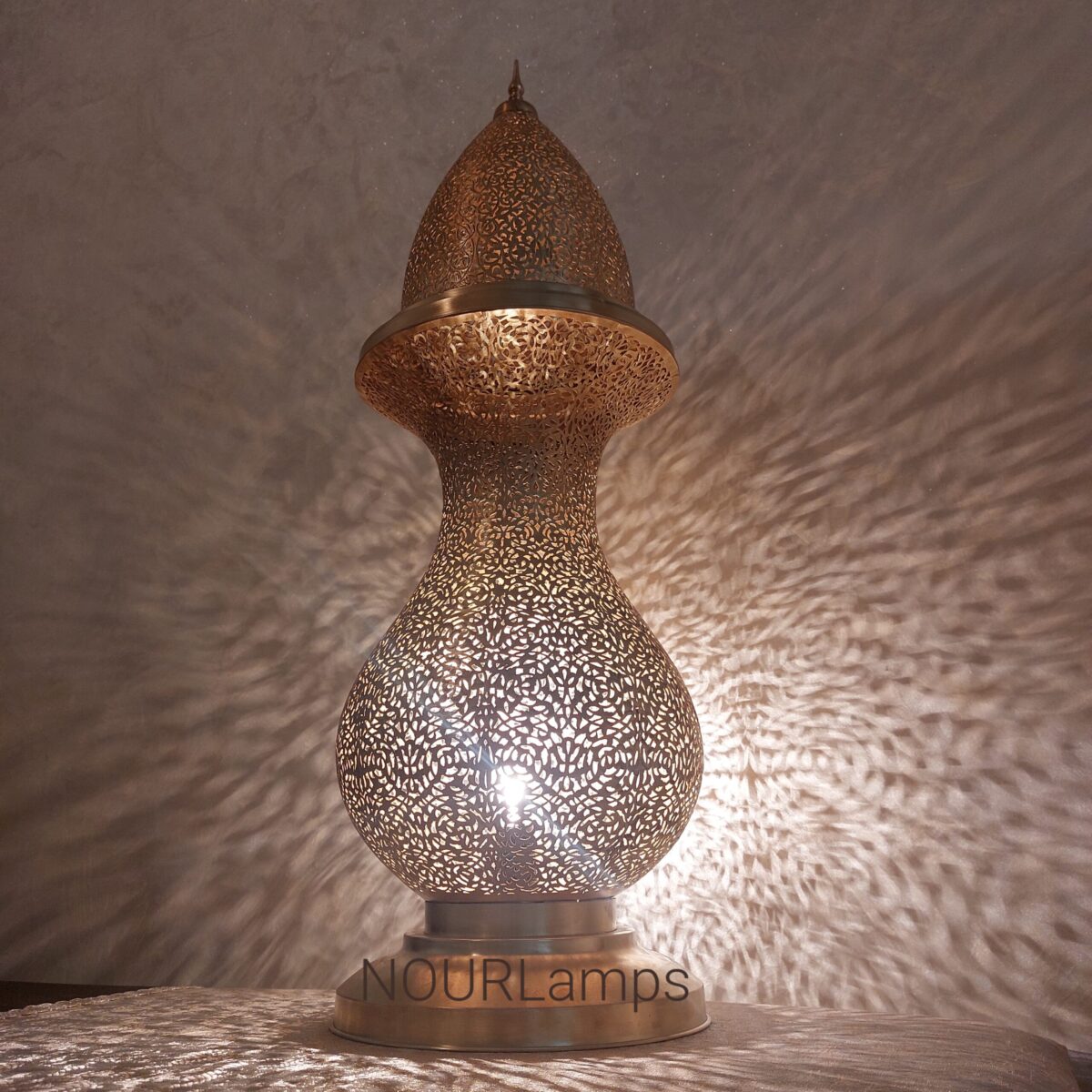 Brass Table Lamp - Delicate and Intricate Decoration - Image 3