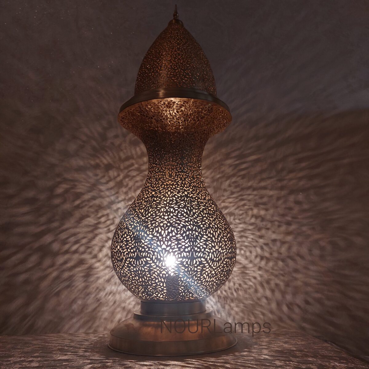 Brass Table Lamp - Delicate and Intricate Decoration - Image 4
